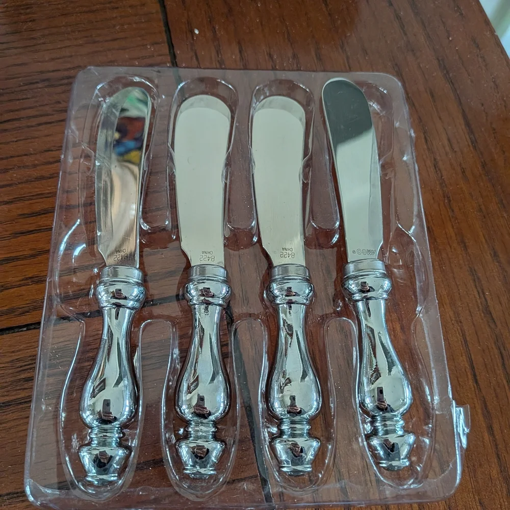 Silver Butter/Charcuterie Small Spreaders Set of 4